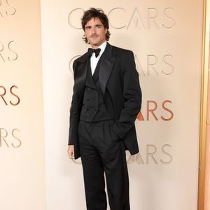 Oscar 2026: Jacob Elordi apostou em um terno de três peças