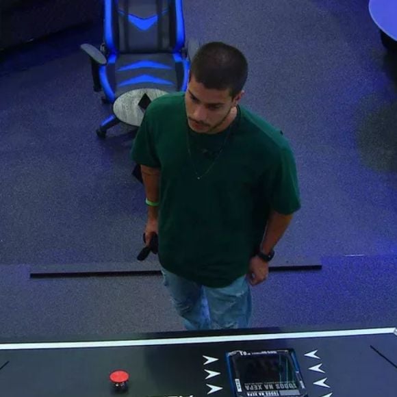 No 'BBB', Arthur Aguiar é o único famoso a passar pelo Quarto Secreto e que acabou vencendo o reality - ator esteve no 'BBB 22'