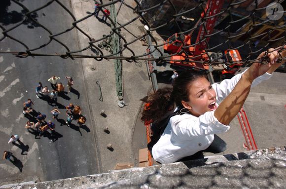 Um ano depois, Isis Valverde fez uma participação em 'Paraíso Tropical', em 2007