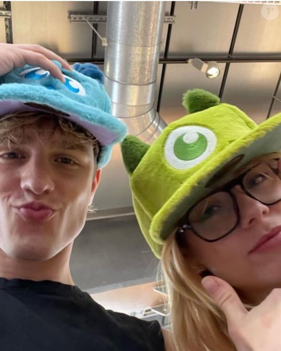 Casal em 'Olympo', Clara Galle e Nuno Gallego se apaixonaram nos bastidores da série da Netflix e agora moram juntos