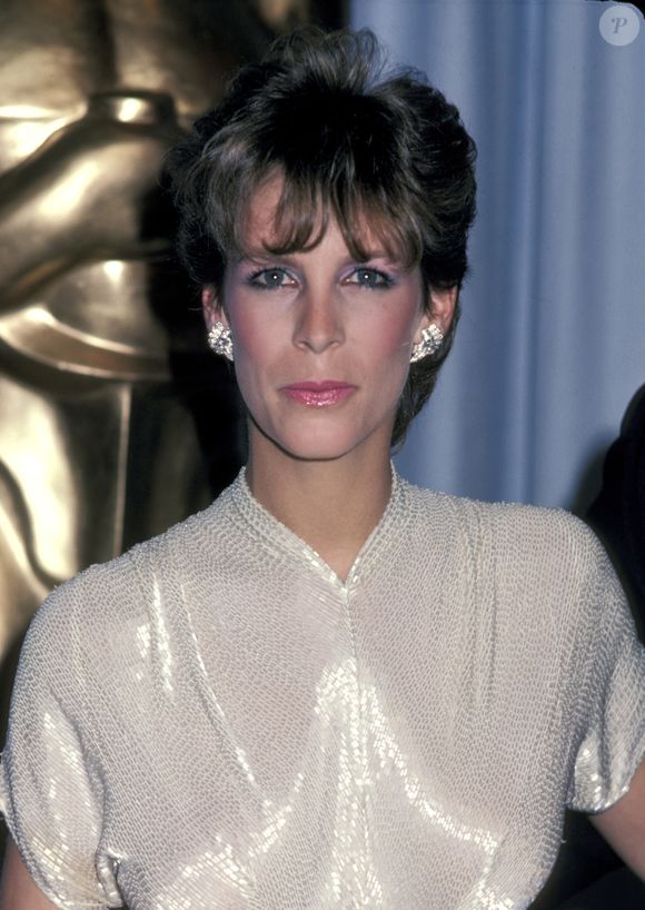 Jamie Lee Curtis disse ter sofrido críticas de um diretor de fotografia nos bastidores do filme 'Perfect', de 1985