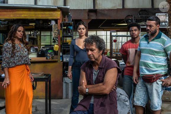 Josefa reclama que amigos de Rogério não foram protegidos por ele