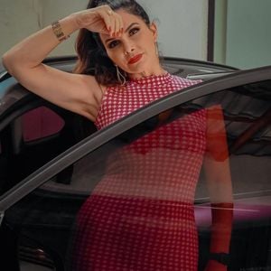 Luiza Ambiel: ‘Vocês podiam até dar uma ‘catucada’ nele pra nós, né? ‘Atenção, Tiago Ramos, desce desse salto e grava com a Banheira’ (risos)’