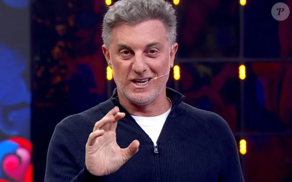 Luciano Huck foi para a Polônia em avião emprestado por Daniel Vorcaro; em outro momento, novembro de 2023, apresentador escreveu: 'Bom te encontrar pessoalmente. Nos devemos um papo. Abração'
