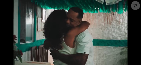Alice Carvalho revelou pela primeira vez que viveu um relacionamento amoroso com Preta Gil em paralelo ao romance da cantora com O Kannalha