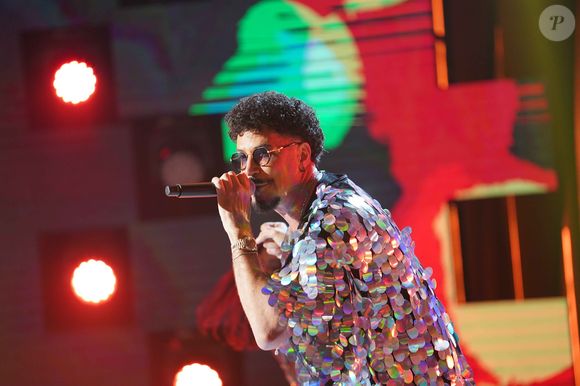 Segundo Suzanna Freitas, ela e o pai Latino mantêm um bom relacionamento