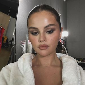Selena Gomez é apaixonada por beleza e lançou a Rare Beauty