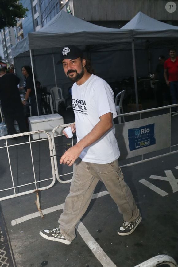 Gabriel O Pensador no Ato Musical pela Democracia, em Copacabana