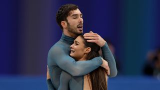 Fraude nas Olimpíadas de Inverno 2026? Resultado polêmico na patinação artística gera abaixo-assinado e Federação se pronuncia: 'Temos plena confiança...'