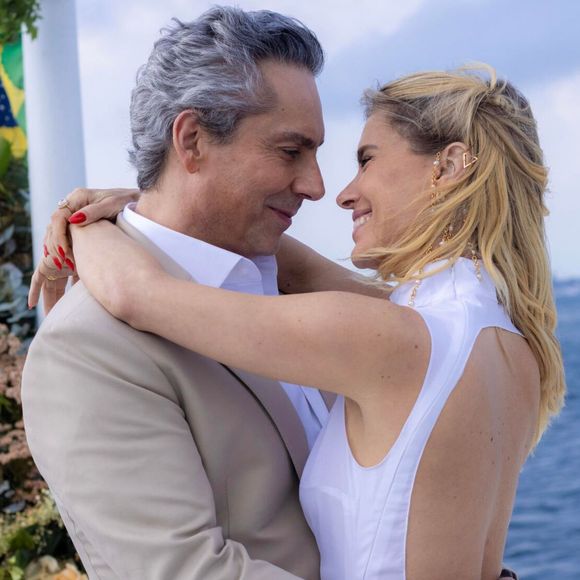 Marco Aurélio (Alexandre Nero) e Leila (Carolina Dieckmann) têm casamento luxuoso em Vale Tudo no capítulo de 15 de setembro
