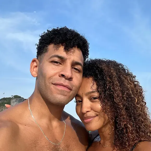 Sheron Menezzes com o irmão ator, Drayson Menezzes