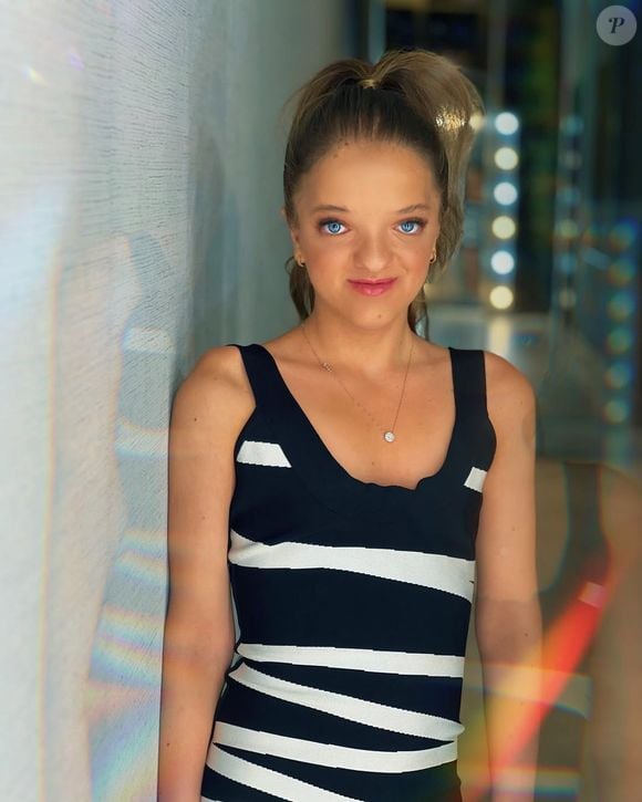Nesta foto, com batom e make, Rafaella Justus ficou a cara da mãe!