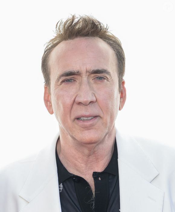 O ator Nicolas Cage afirmou que nunca recebeu o dinheiro de volta após devolver o crânio de dinossauro contrabandeado da Mongólia