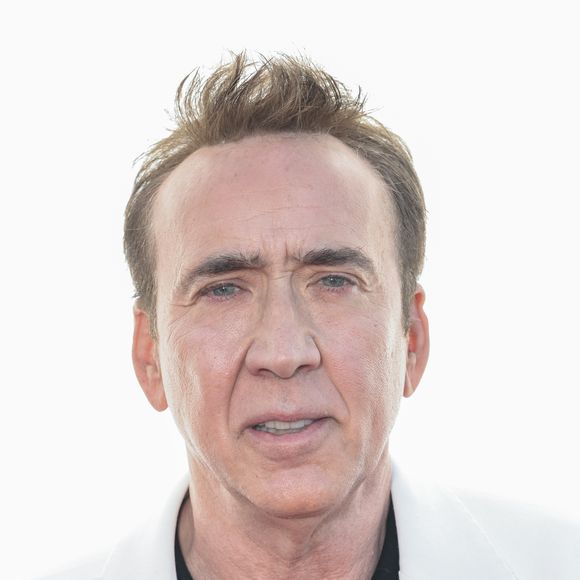 O ator Nicolas Cage afirmou que nunca recebeu o dinheiro de volta após devolver o crânio de dinossauro contrabandeado da Mongólia
