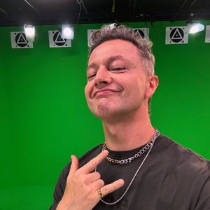 "Quanta diferença né! Nem quando eu conheci como família Lima ele era assim. Mudanças fazem bem" e "Sou muito mais vc agora, desejo muita felicidades!" foram comentários