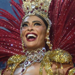 Juliana Paes anuncia saída do posto de Rainha de Bateria da Viradouro após vitória no Carnaval 2026