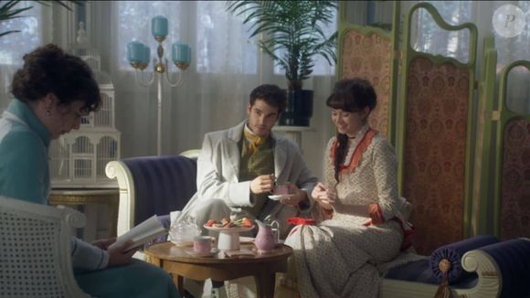 Série espanhola mistura romance, ironia e crítica social em narrativa envolvente que já conquistou o público da Netflix