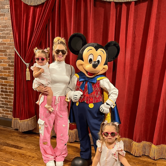 Virginia aproveitou para reforçar o quanto a data tem significado especial para ela. “Essa data é tão importante, né? Para mim, é a melhor época do ano!”, declarou.