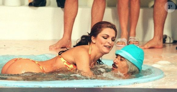 O ‘Domingo Legal’ apostava no erotismo com a Banheira do Gugu e outros quadros controversos