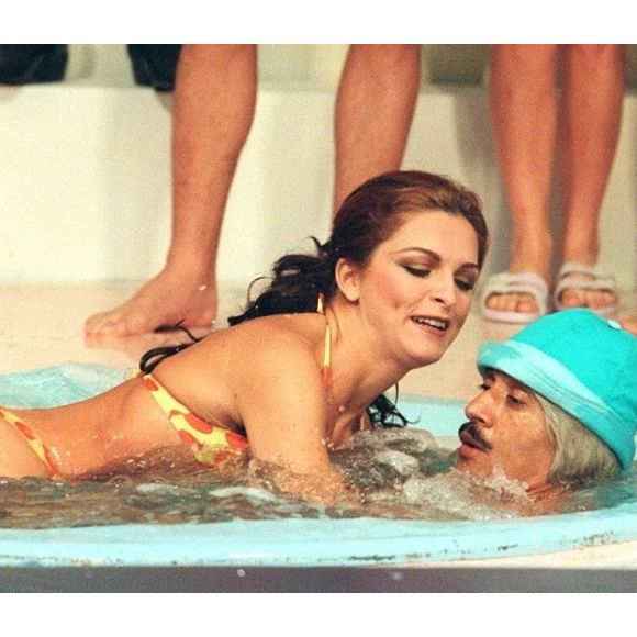 O ‘Domingo Legal’ apostava no erotismo com a Banheira do Gugu e outros quadros controversos