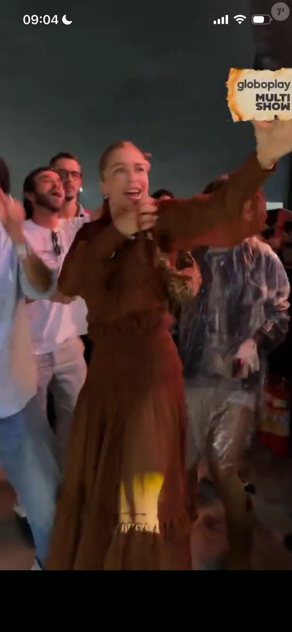 Grazi Massafera e João Vicente estiveram no show de Anitta, em Niterói, e a presença dos dois no mesmo vídeo virou assunto na web