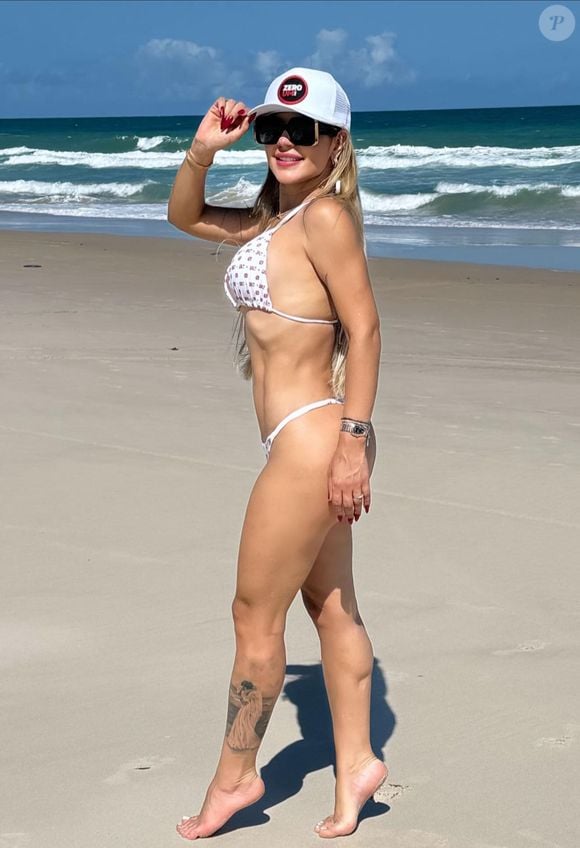 Resultado é esse corpo super definido de Deolane Bezerra, que tem deixado o público babando