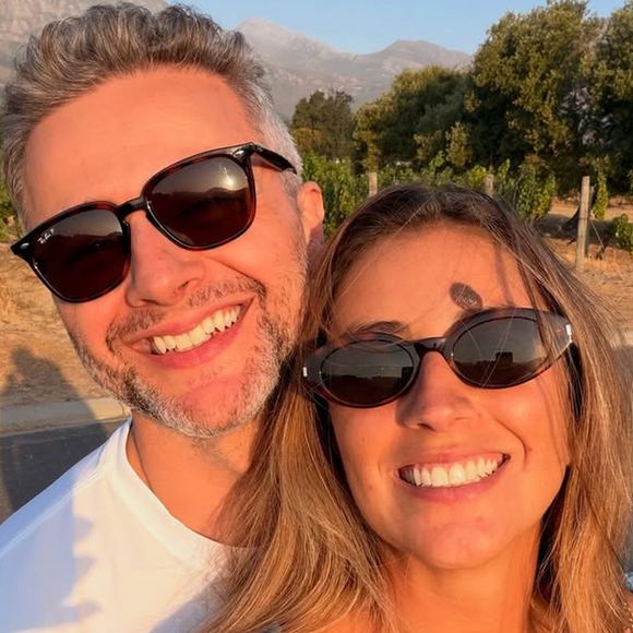Lucas Lima aprecia beleza da namorada em viagem romântica e faz declaração apaixonada: 'Vista mais linda do mundo'