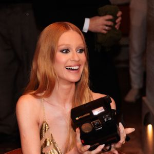 Marina Ruy Barbosa ainda tirou fotos com uma câmera descartável