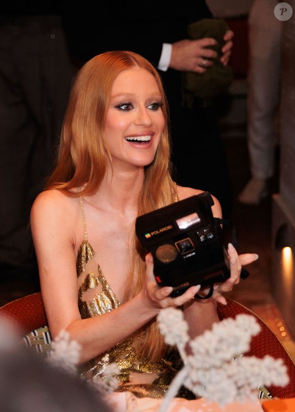 Marina Ruy Barbosa ainda tirou fotos com uma câmera descartável