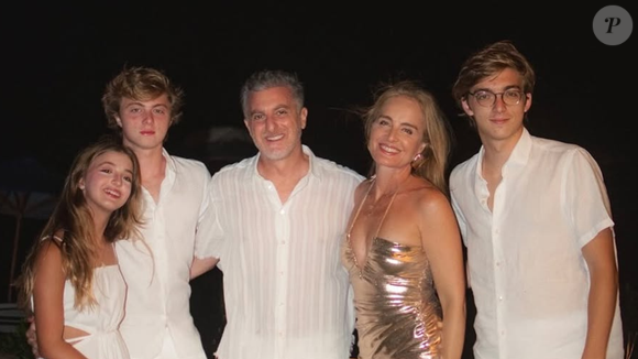 Filho de Luciano Huck e Angélica envia mensagens para a ex durante a madrugada, revela bastidor