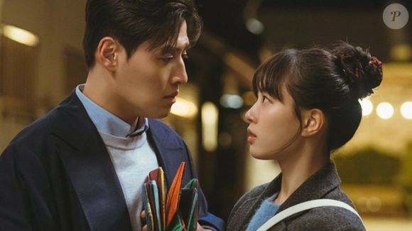 Beom-wook é super expressivo e Yeon-joo é uma pessoa calma e reservada. Os dois opostos provam que relacionamentos são feitos de escuta