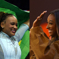 Nem Simone Biles conseguiu! Aos 27 anos, Rebeca Andrade conquista 3º ouro no salto e chega a 10 medalhas em Mundiais sob olhar da rival: 'Importante para mim e para todas'