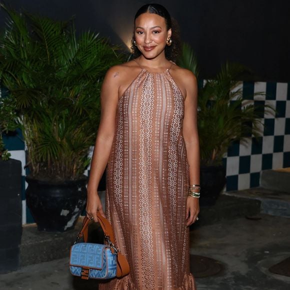 Sheron Menezzes ainda está em seu estado natal, Rio Grande do Sul, onde morreu seu irmão mais novo, de 36 anos, Draiton Mancilha de Menezes