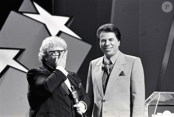 Jô Soares x Globo: após assinar contrato com Silvio Santos, apresentador leu manifesto contra a TV carioca no Troféu Imprensa de maio de 1988: 'Escolheu exatamente o momento da Constituinte no Brasil para inaugurar a sua lista negra'