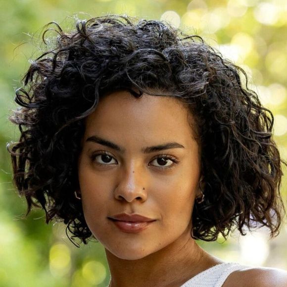 Personagem de Maria de Fátima na nova versão de 'Vale Tudo' é interpretada pela atriz Bella Campos.