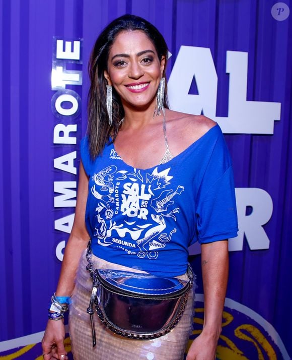 Longe da Sapucaí, Carol Castro participou do Carnaval de Salvador na madrugada desta terça-feira (17)