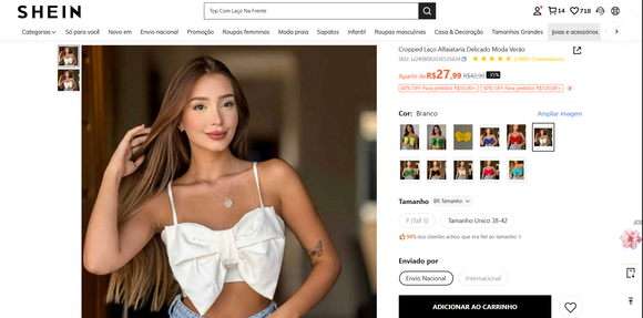 O cropped com laço frontal, vendido na Shein a partir de R$ 27,99, ajuda a trazer o mesmo charme romântico presente no visual de Ivete Sangalo e finaliza o look com feminilidade