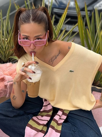 Eu odiava rosa, até conhecer os novos New Balance na cor 'danoninho': são os tênis mais charmosos e românticos do momento