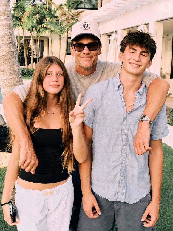 O ex-casal, que se divorciou em 2022 após 13 anos de casamento, teve dois filhos juntos: Benjamin Rein Brady e Vivian Lake Brady
