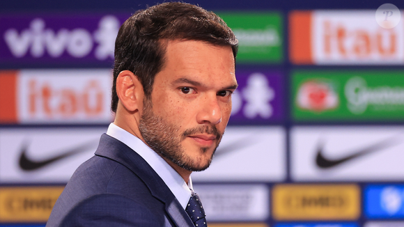 Segundo informações divulgadas por Léo Dias no programa Melhor da Tarde, o presidente da CBF, Samir Xaud, teria utilizado recursos da entidade para custear despesas pessoais durante a Copa do Mundo de 2026