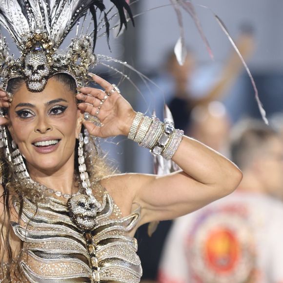 Juliana Paes é a rainha de bateria da Viradouro no Carnaval 2026