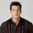 26 roteiros originais de 'Friends', carta de Jennifer Aniston e réplica pessoal da icônica moldura de porta do apartamento de Monica: os itens raros de Matthew Perry que vão a leilão quase 3 anos depois da morte do ator
