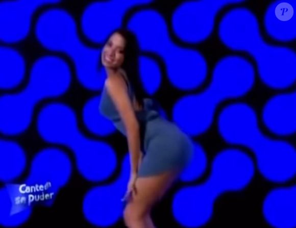 'Eu sou a Anitta, sou cantora de funk carioca e vou acabar com esse time vermelho. Me aguarda!', desafiou, já prevendo o caos