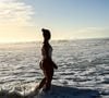 Paolla Oliveira compartilha bastidores da comemoração e bumbum chama atenção