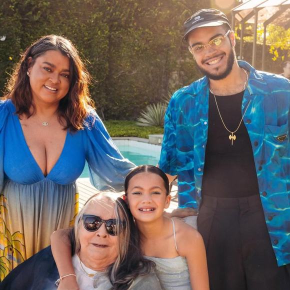 Sandra Gadelha e Gilberto Gil tiveram três filhos: Preta, Pedro e Maria. Na foto, ela aparece na companhia de Francisco, filho de Preta, além da neta, Sol de Maria.
