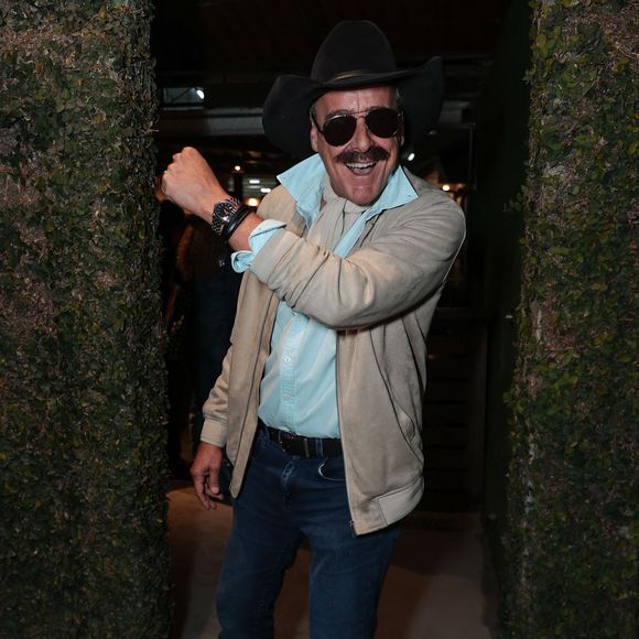 Outro Sinhozinho! Alexandre Borges também fez referência ao personagem de Lima Duarte no evento