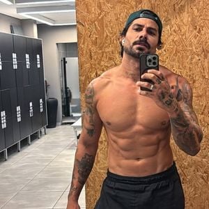 Renan Oliveira, participante do ‘BBB 16’, parece disposto a surfar na popularidade de Ana Paula Renault, que retornou ao reality show neste ano no grupo dos Veteranos