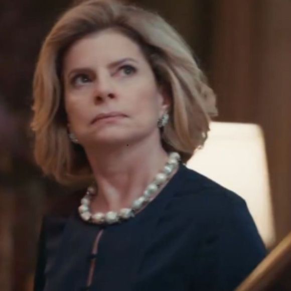 Odete Roitman (Debora Bloch) chega em 'Vale Tudo' levando tapa na cara