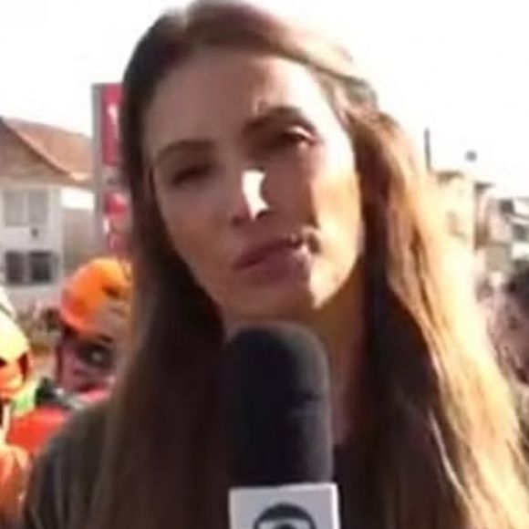 No momento de sua despedida, Cris usava uma camiseta com a foto de Patrícia Poeta estampada.