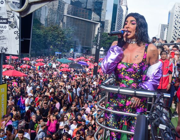 Pepita também fez show na 29ª Parada LGBT+